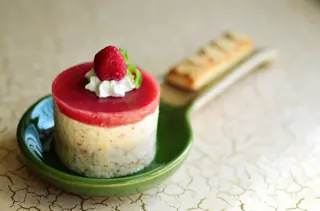 Entremets individuel à la framboise